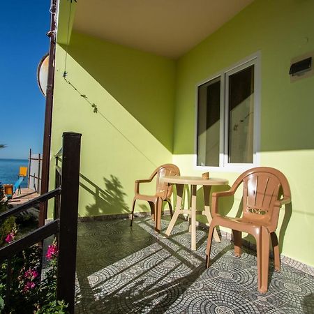 Mini Hotel Vavilon New Athos Exterior foto