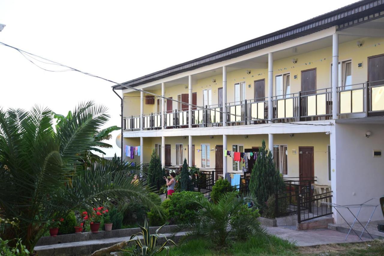 Mini Hotel Vavilon New Athos Exterior foto