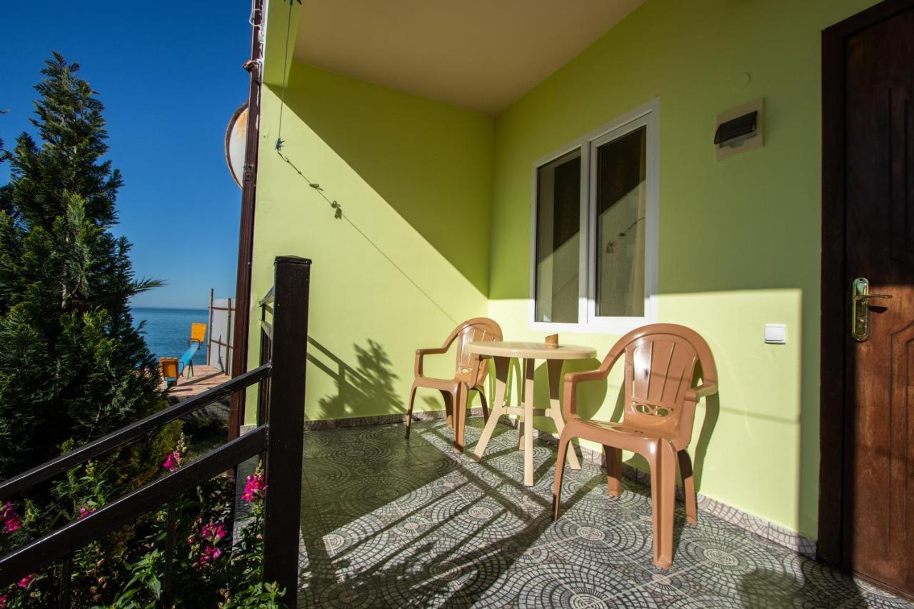 Mini Hotel Vavilon New Athos Exterior foto